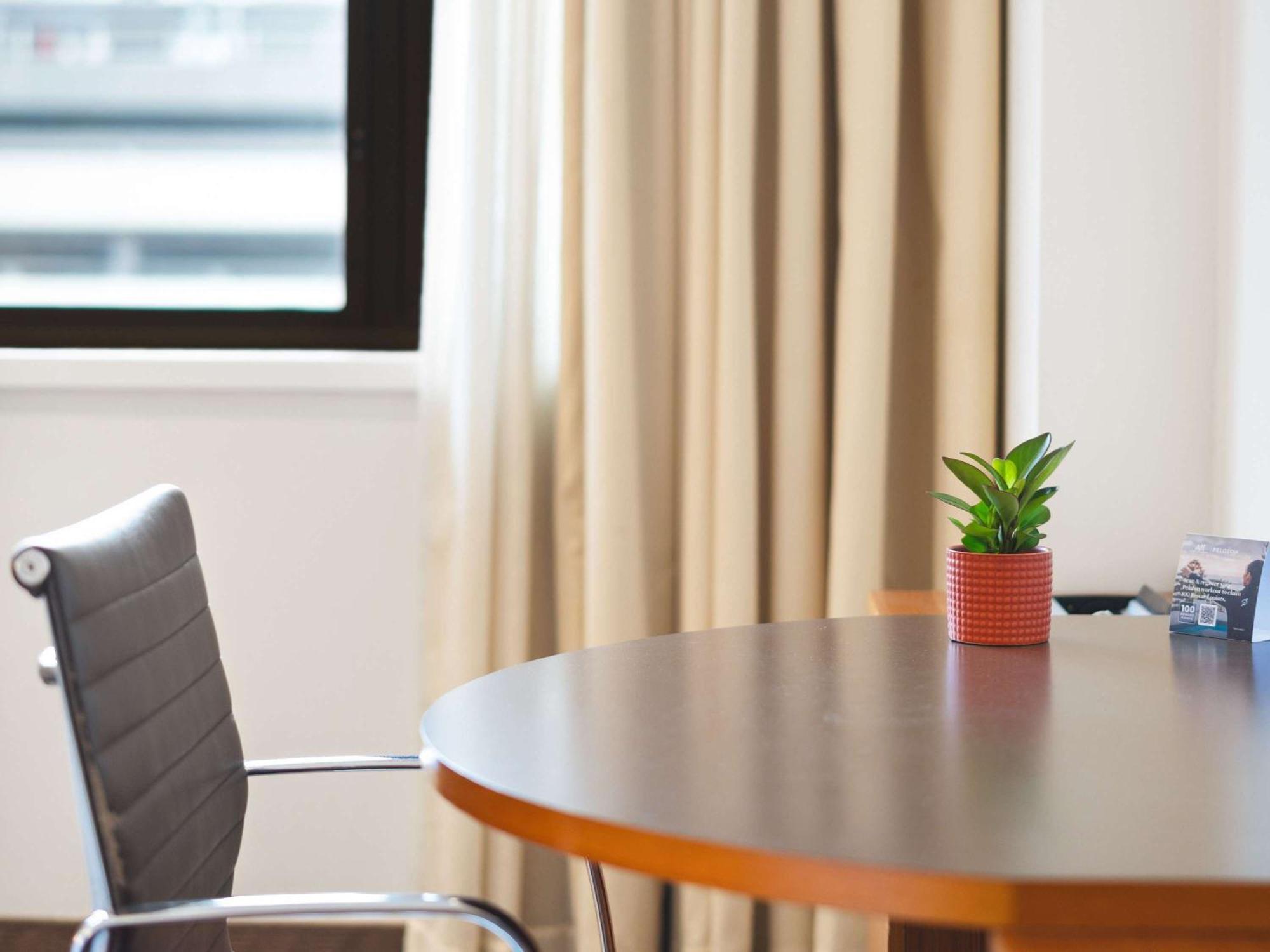Novotel Canberra Eksteriør bilde