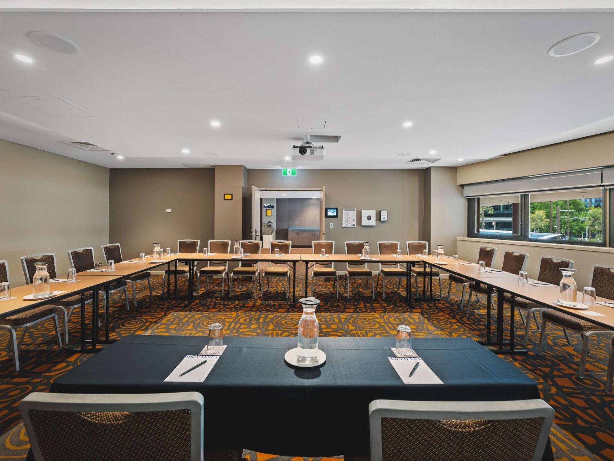 Novotel Canberra Eksteriør bilde