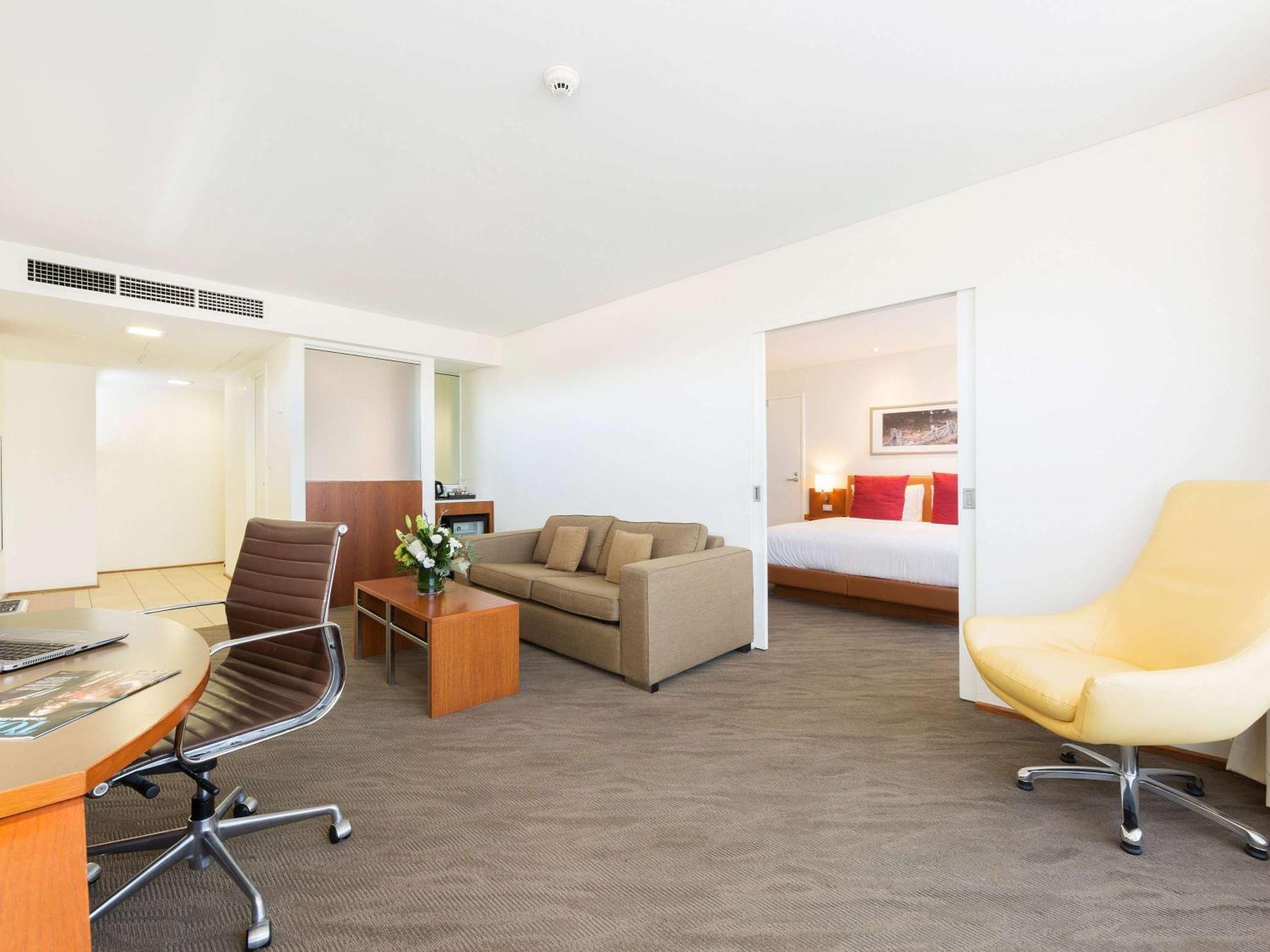 Novotel Canberra Eksteriør bilde